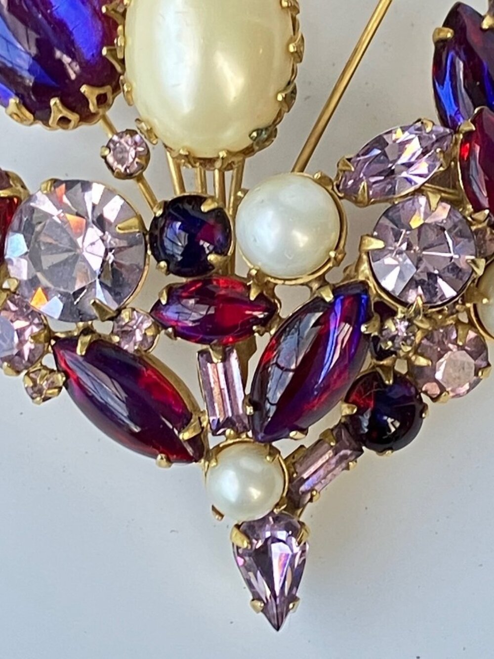 Gold Wire Spray Dragon's Breath Cabochon Pearl Lavender Rhinestone Floral Brooch - Picture 4 of 13